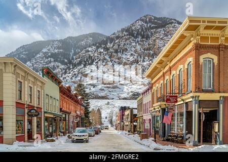 Georgetown, CO, USA - 12. Februar 2020: 6th Street in Georgetown, historisches Zentrum der Bergbauindustrie in Colorado während des späten 19. Jahrhunderts, wi Stockfoto