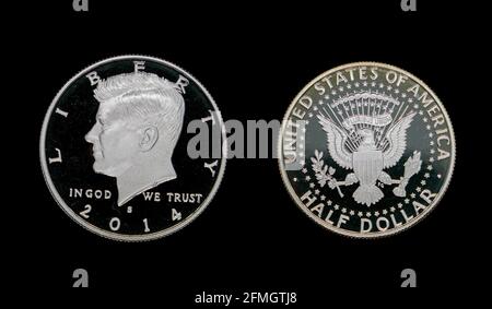 Half Dollar Coin fünfzig Cent isolieren auf schwarzem Hintergrund. John F. Kennedy Stockfoto