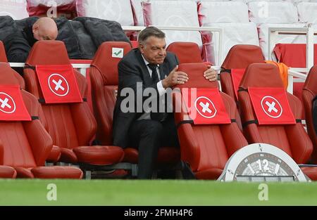 London, England, 9. Mai 2021. Sam Allardyce-Manager von West Bromwich Albion greift frustriert vor ihm während des Premier League-Spiels im Emirates Stadium, London, an den Platz. Bildnachweis sollte lauten: David Klein / Sportimage Kredit: Sportimage/Alamy Live News Stockfoto