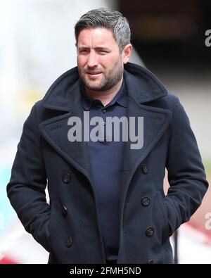 SUNDERLAND, GROSSBRITANNIEN. 9. MAI Sunderland-Manager Lee Johnson während des Spiels der Sky Bet League 1 zwischen Sunderland und Northampton Town im Stadium of Light, Sunderland, am Sonntag, 9. Mai 2021. (Kredit: Mark Fletcher, Mi News) Kredit: MI Nachrichten & Sport /Alamy Live Nachrichten Stockfoto