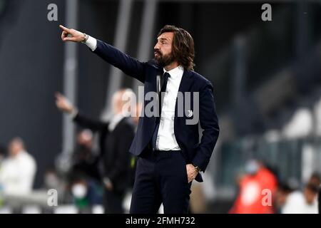 Turin, Italien. 09 Mai 2021. Andrea Pirlo, Chefcoach des FC Juventus, ist während des Fußballspiels der Serie A zwischen dem FC Juventus und dem AC Mailand zu sehen. Kredit: Nicolò Campo/Alamy Live Nachrichten Stockfoto