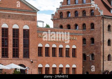 Gdansk, Polen - 9. September 2020: Das polnische Baltic F. Chopin Philharmonic in Gdańsk ist ein Konzertsaal auf der Insel Olowianka am Fluss Motlawa. Stockfoto