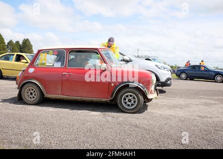 Mai 2021 - Targa Rally auf dem Flugplatz Kemble in Großbritannien. Stockfoto