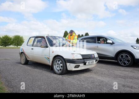 Mai 2021 - Peugeor 205 Rallye auf der Bath Motor Club Targa Rallye im Flugplatz Kemble, Großbritannien. Stockfoto