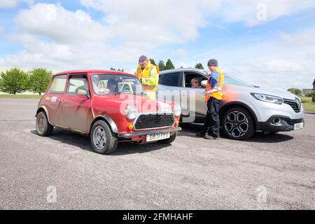 Mai 2021 - Targa Rally auf dem Flugplatz Kemble in Großbritannien. Stockfoto