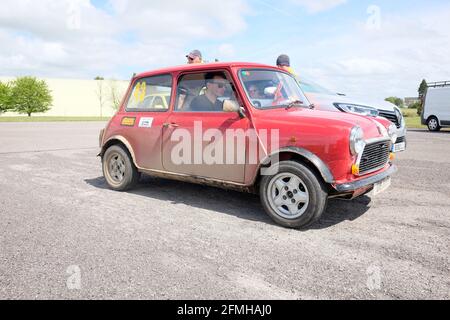 Mai 2021 - Targa Rally auf dem Flugplatz Kemble in Großbritannien. Stockfoto