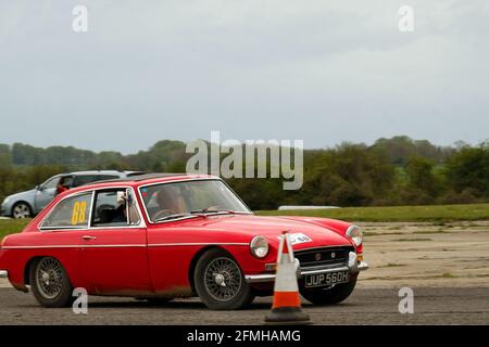 Mai 2021 - Targa Rally auf dem Flugplatz Kemble in Großbritannien. Stockfoto