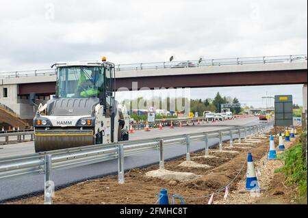 Taplow, Buckinghamshire, Großbritannien. Mai 2021. Die M4 ist an diesem Wochenende wieder zwischen Junction 6 (Slough) und Junction 8/9 (Maidenhead) wegen Bauarbeiten am M4 Smart Motorway Digital Upgrade geschlossen. In den letzten 5 Jahren hat es in Großbritannien 38 Tote auf intelligenten Autobahnen gegeben. Jüngste Statistiken belegen, dass die Sterberate auf intelligenten Autobahnen im Jahr 2019 um 8 % höher war als auf herkömmlichen Autobahnen. Quelle: Maureen McLean/Alamy Stockfoto