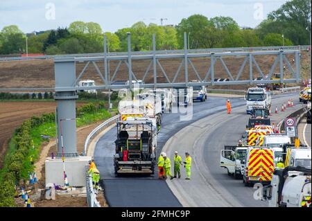 Taplow, Buckinghamshire, Großbritannien. Mai 2021. Die M4 ist an diesem Wochenende wieder zwischen Junction 6 (Slough) und Junction 8/9 (Maidenhead) wegen Bauarbeiten am M4 Smart Motorway Digital Upgrade geschlossen. In den letzten 5 Jahren hat es in Großbritannien 38 Tote auf intelligenten Autobahnen gegeben. Jüngste Statistiken belegen, dass die Sterberate auf intelligenten Autobahnen im Jahr 2019 um 8 % höher war als auf herkömmlichen Autobahnen. Quelle: Maureen McLean/Alamy Stockfoto