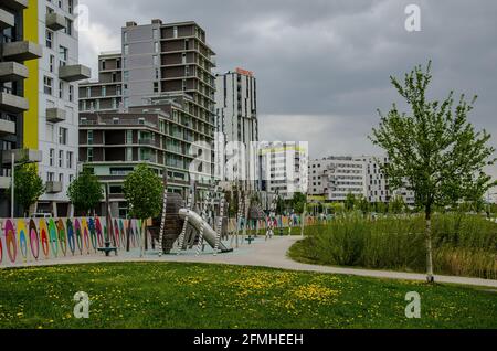 Aspern Seestadt (Seestadt am See) ist eines der größten Stadtentwicklungsprojekte Europas. Das Hotel liegt im schnell wachsenden nordöstlichen 22. Bezirk von Wien Stockfoto