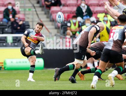 Twickenham Stoop, London, Großbritannien. Mai 2021. Englische Premiership Rugby, Harlekins versus Wesps; Danny Care of Harlekins box kicking in Attack Credit: Action Plus Sports/Alamy Live News Stockfoto