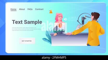 Podcasts im Gespräch mit Mikrofonen Podcast im Studio Podcasting online aufnehmen Funkkonzept Stock Vektor