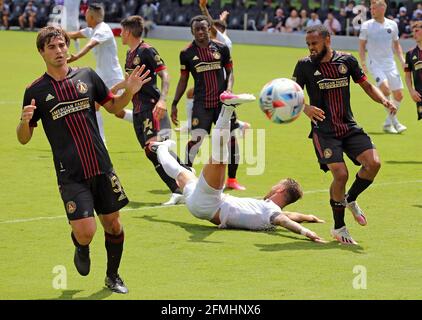 Miami, USA. Mai 2021. Leandro Gonzalez Pirez (6) von Inter Miami trifft das Feld nach einem Torschützenversuch gegen Atlanta United in der zweiten Hälfte im DRV Pink Stadium in Fort Lauderdale, Florida, Sonntag, 9. Mai 2021. (Foto: Charles Trainor Jr./Miami Herald/TNS/Sipa USA) Quelle: SIPA USA/Alamy Live News Stockfoto