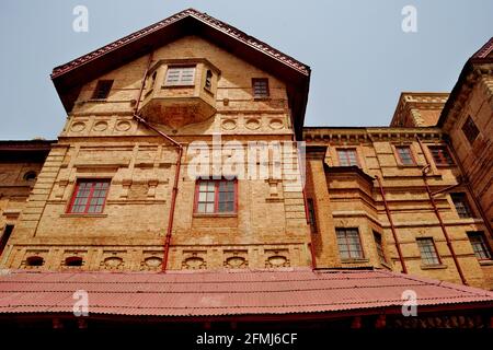 Außenansicht des Amar Mahal Museums und der Bibliothek, Jammu, Jammu und Kaschmir, Indien Stockfoto