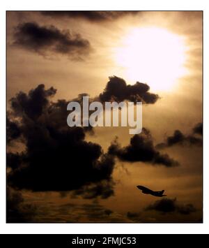 BA meldet die zweite Jobrunde cuts.......plane bei heathrow pic David Sandison 13/2/2002 Stockfoto