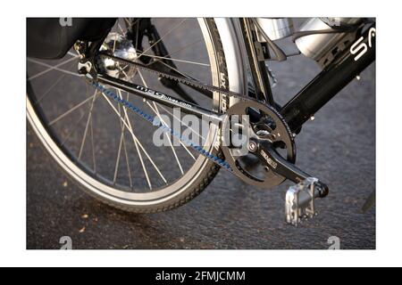 James Bowthorpe fährt mit seinem Fahrrad um die Welt für wohltätige Zwecke „Whats Driving Parkinson“, interviewt von Simon Usborne, Foto von David Sandison The Independent Stockfoto