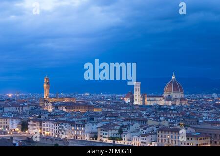 Blick auf Florenz in der Abenddämmerung, Italien Stockfoto