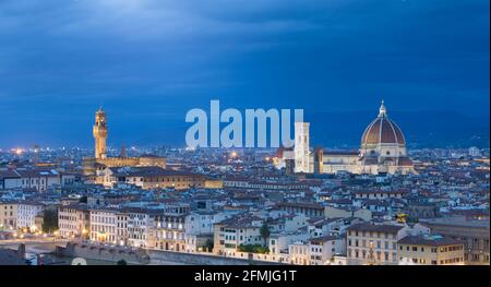 Blick auf Florenz in der Abenddämmerung, Italien Stockfoto