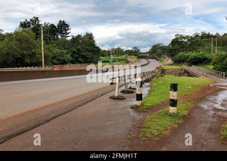 Autobahn im ländlichen Kenia Stockfoto