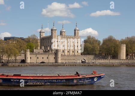 London entlang der Themse Stockfoto