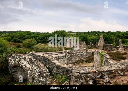 Im Poldice Valley in der Nähe von St Day, Cornwall, Großbritannien, ist noch ein historischer Bergbau vorhanden Stockfoto