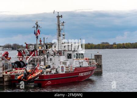 Wm. Thornton Feuerrettungsboot im Lake Ontario am Ufer von Toronto, Kanada Stockfoto