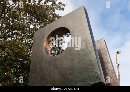 Four-Square (Spaziergang durch) (1966): Barbara Hepworth Sculpture Garden, St Ives, Cornwall Stockfoto