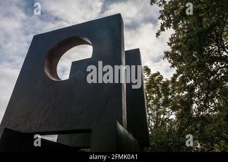 Four-Square (Spaziergang durch) (1966): Barbara Hepworth Sculpture Garden, St Ives, Cornwall Stockfoto