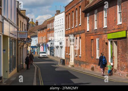 Manningtree Essex Stadt, Blick auf die Manningtree High Street mit Blick auf das westliche Ende der Stadt, Essex, England, Großbritannien Stockfoto