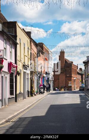 Manningtree, Blick auf die Manningtree High Street mit Blick auf das östliche Ende der Stadt, Essex, England, Großbritannien Stockfoto