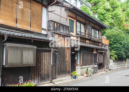 Kyoto, Japan, Asien - 4. September 2019: Häuser in Nakagyo Ward Stockfoto