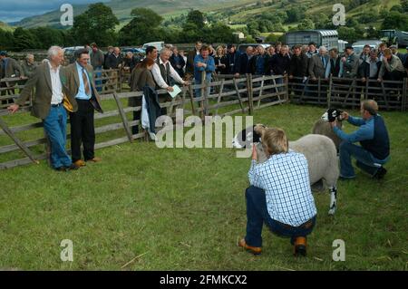 Farmers at Muker Show, die Anfang September in dem kleinen Dorf in Swaledale stattfand. Yorkshire Dales, Großbritannien. Stockfoto