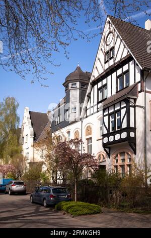 Häuser in der Henry-T.-V.-Boettinger Straße im Stadtteil Wiesdorf, Leverkusen, Nordrhein-Westfalen, Deutschland. Haeuser in der Henry-T.-V.-Boettinger-Stra Stockfoto