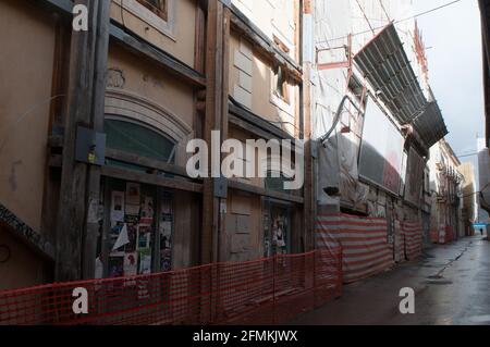 L'Aquila, enge Straßen, Erdbeben Werke, Abruzzen, Italien Stockfoto