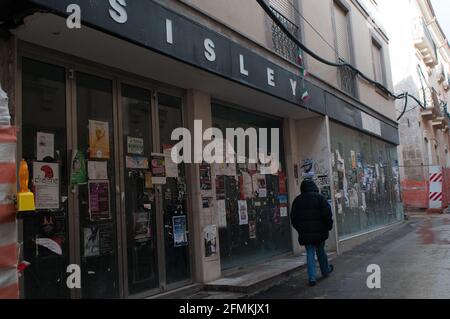 L'Aquila, enge Straßen, Erdbeben Werke, Abruzzen, Italien Stockfoto