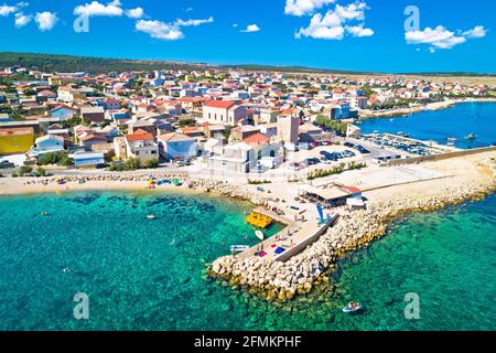 Haffkrug. Historische Altstadt von Haffkrug und Velebit Kanal Luftaufnahme, Dalmatien Region von Kroatien Stockfoto