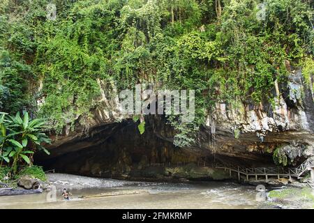 SOP Pong, Thailand - Oktober 19,2015: Tham Lod Cave in der Nähe von SOP Pong im Pang Mapha District, Mae Hong Son Provinz, Nordthailand Stockfoto