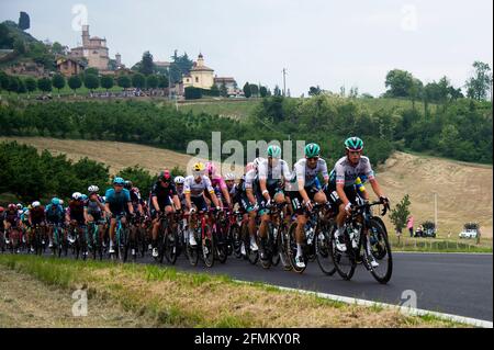 Während der dritten Etappe des Radrennens Giro d'Italia 2021 in Guarene, 190 km zwischen Biella und Canale, Piemont, am 10. Mai 2021. Stockfoto