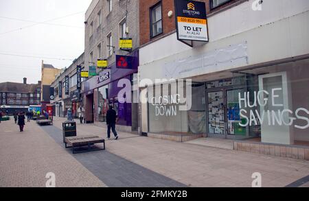 England Einzelhandel Wirtschaft. Ein geschlossener Laden in der High Street, Bromley, Kent, Großbritannien. Die Pandemie von Covid 19 und die ins Stocken geratende Wirtschaft haben zu vielen Sho geführt Stockfoto
