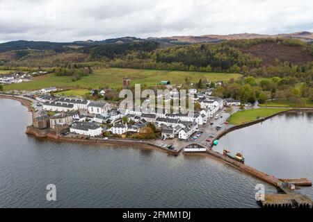 Luftaufnahme des Stadtzentrums von Inveraray am Ufer des Loch Fyne, Argyll, Schottland. Stockfoto