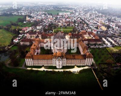 Luftpanorama des ehemaligen barocken Benediktinerklosters In Wiblingen Ulm Baden Württemberg Deutschland Europa Stockfoto