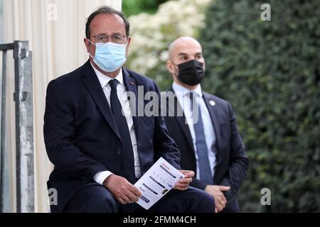 Paris, Frankreich, 10. Mai 2021. Francois Hollande erinnert am 10. Mai 2021 im Jardin du Luxembourg in Paris, Frankreich, an den Nationalfeiertag der Erinnerungen, den Sklavenhandel, die Sklaverei und ihre Abschaffung. Foto von Stephane Lemouton/Pool/ABACAPRESS.COM Stockfoto