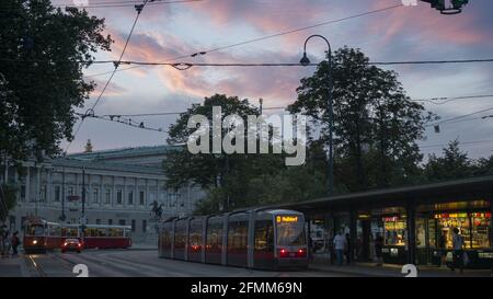 WIEN, ÖSTERREICH - 20. Jun 2017: Wien liegt im Nordosten Österreichs, an der östlichsten Ausdehnung der Alpen im Wiener Becken. Stockfoto