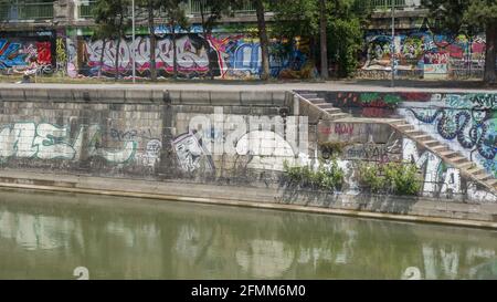 WIEN, ÖSTERREICH - 20. Jun 2017: Wien liegt im Nordosten Österreichs, an der östlichsten Ausdehnung der Alpen im Wiener Becken. Stockfoto