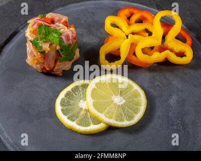 Peruanische Ceviche ist ein traditionelles Gericht, das in Peru konsumiert wird. Die Zubereitungsmethode unterscheidet sich von anderen Orten, unter Verwendung von Zitrone, Fisch, Kartoffeln, Zwiebel, se Stockfoto