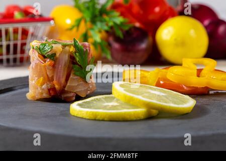 Peruanische Ceviche ist ein traditionelles Gericht, das in Peru konsumiert wird. Die Zubereitungsmethode unterscheidet sich von anderen Orten, unter Verwendung von Zitrone, Fisch, Kartoffeln, Zwiebel, se Stockfoto
