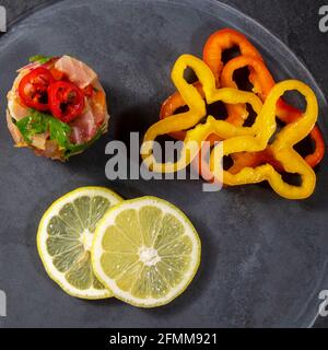 Peruanische Ceviche ist ein traditionelles Gericht, das in Peru konsumiert wird. Die Zubereitungsmethode unterscheidet sich von anderen Orten, unter Verwendung von Zitrone, Fisch, Kartoffeln, Zwiebel, se Stockfoto