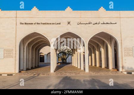 SALALAH, OMAN - 24. FEBRUAR 2017: Das Museum des Weihrauchlandgebäudes in Salalah, Oman Stockfoto