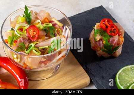 Meeresfrüchte-Ceviche, typisches Gericht aus Peru. Stockfoto