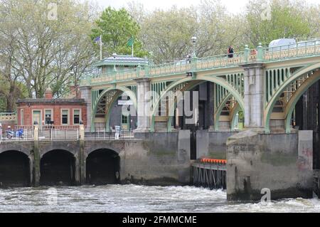 London, Großbritannien. Mai 2021. Richmond Lock, wo der junge Zwergwal ursprünglich gefangen war. Minkwal am Teddington Lock in der Themse. Kredit: JOHNNY ARMSTEAD/Alamy Live Nachrichten Stockfoto